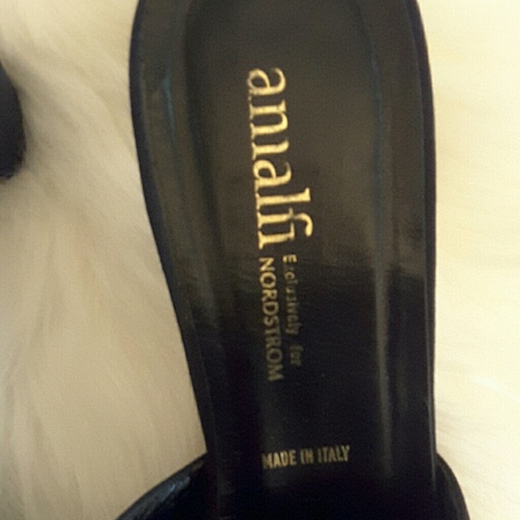 Amali slip on shoes with small kitten heelssize - Picture 7 of 8